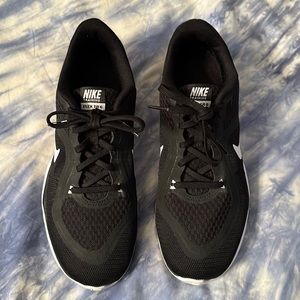 Nike flex shoes